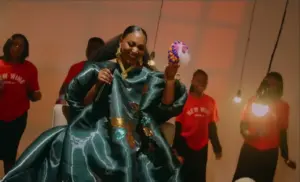 Bella Kombo – Seen The Light